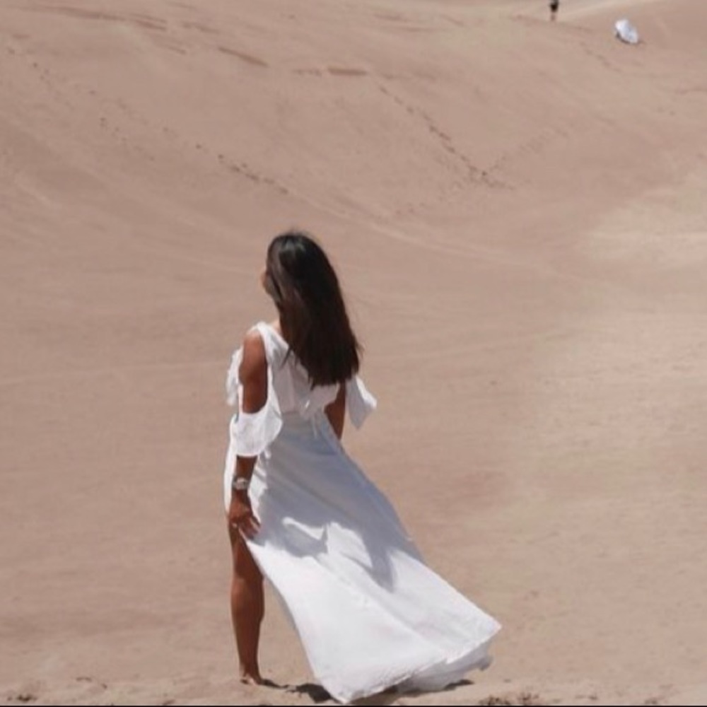 Boohoo white light dress